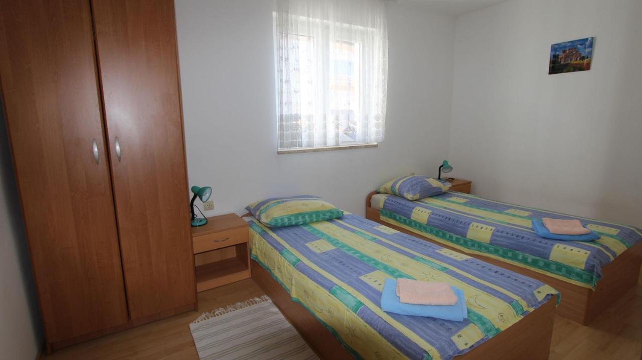 Apartments Ravlic Ana Малинска Екстериор снимка