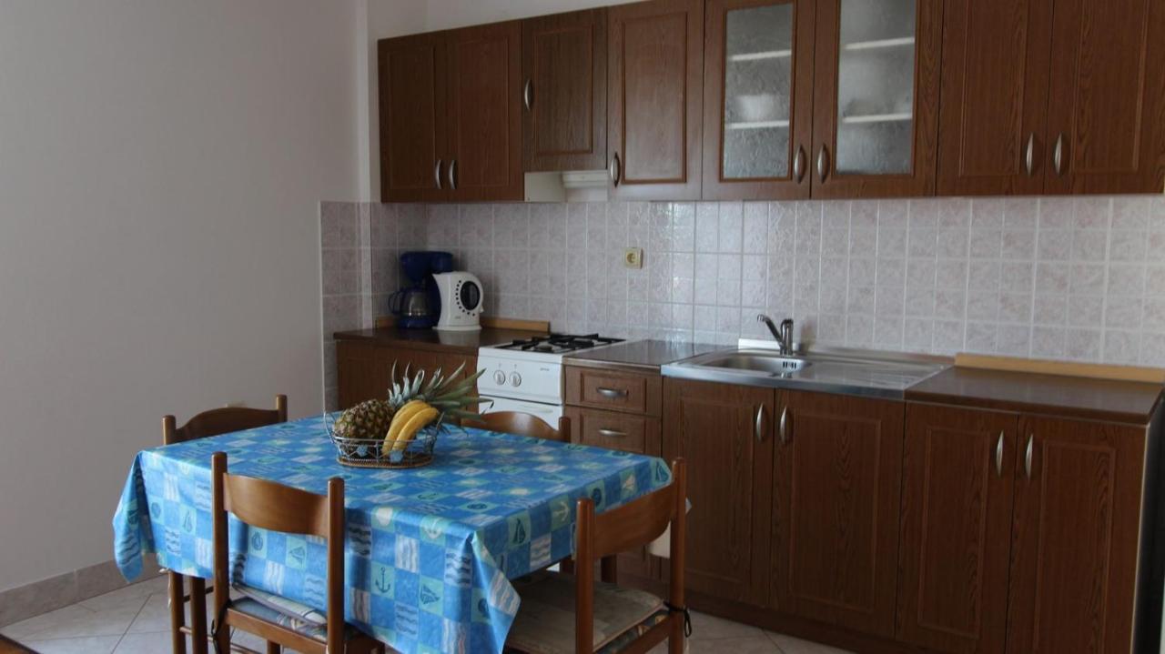 Apartments Ravlic Ana Малинска Екстериор снимка